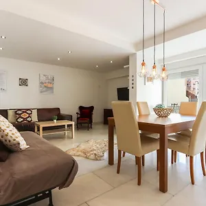 Almirante Terrace By Homing Appartement